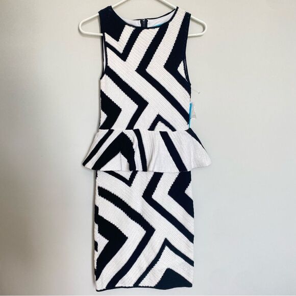 Alice + Olivia Monaco Crochet Pleated Peplum Dress Black and White Size XS NWT - Picture 6 of 13